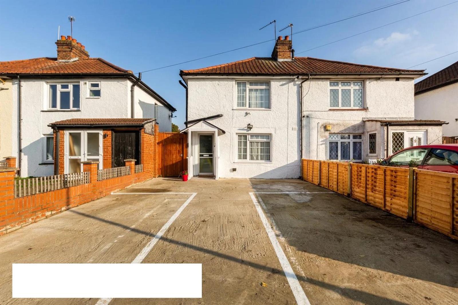 CarshaltonCosy Private Flat In London, Free Parking On Premiseアパートメント エクステリア 写真